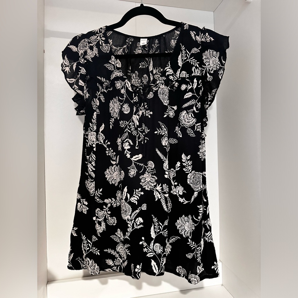Whimsical floral blouse 🧚🏼‍♀️